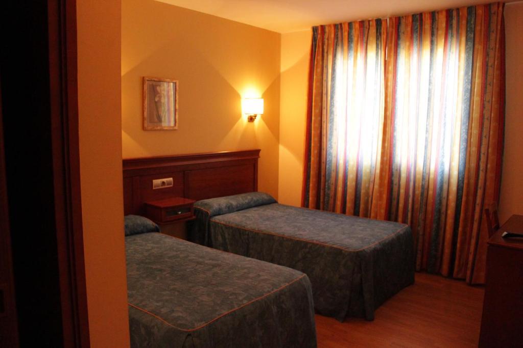 Hostal Tio Pepe II Bembibre  المظهر الخارجي الصورة