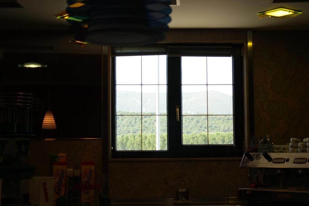Hostal Tio Pepe II Bembibre  المظهر الخارجي الصورة